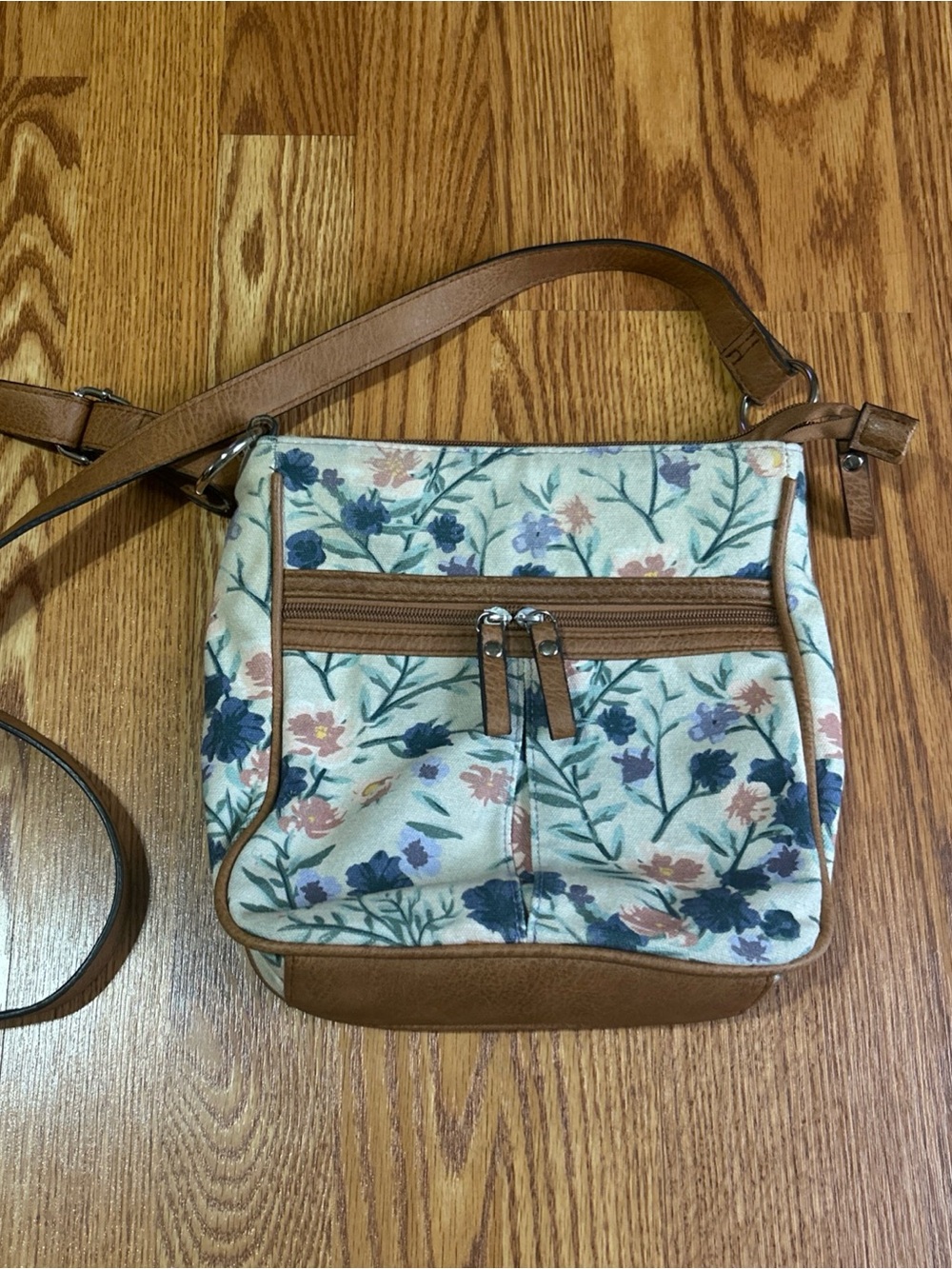 Bueno Floral Fabric Crossbody Outside Zipper & Open Compartment Magnetic Closure
